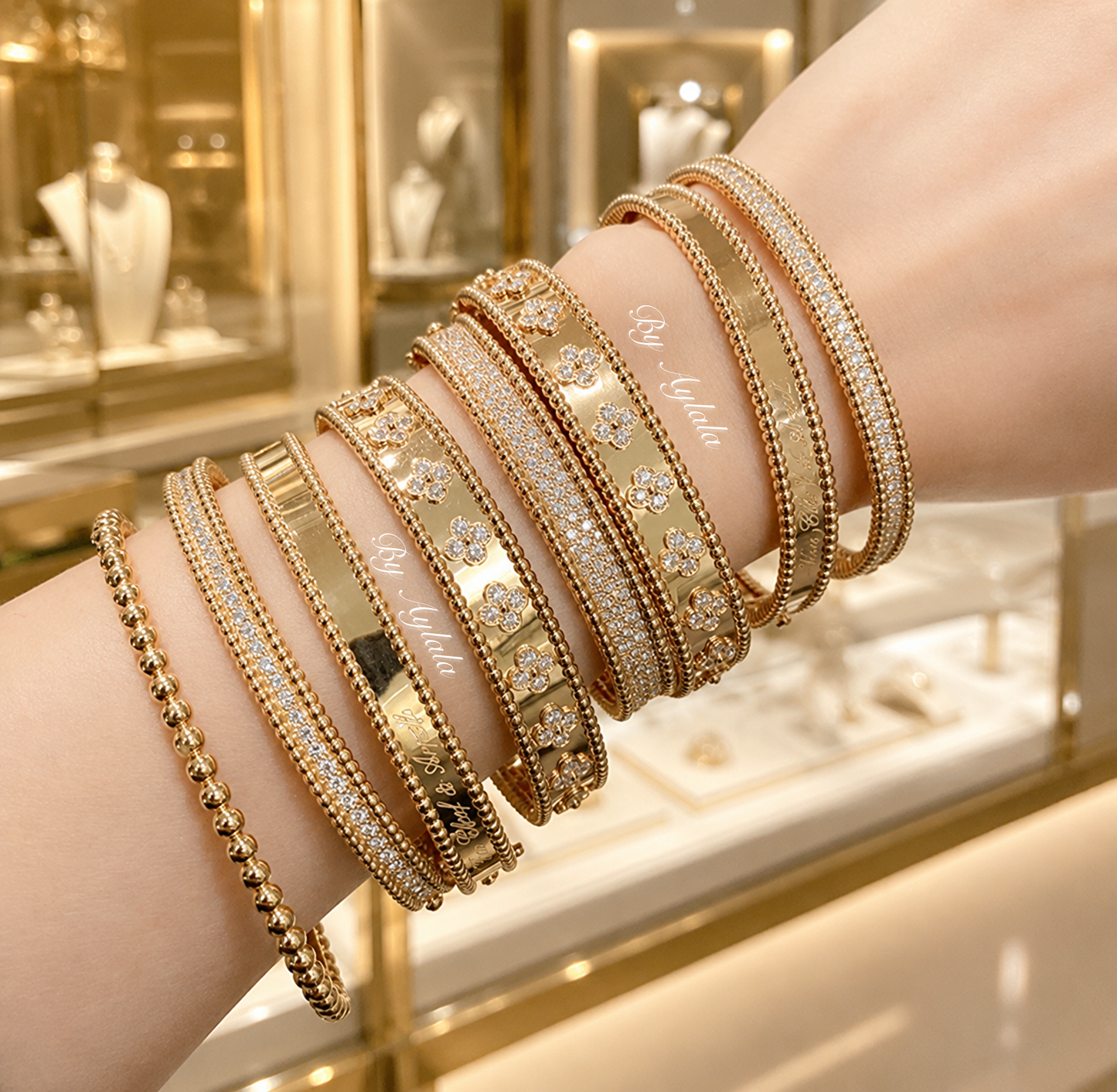 *PRE-ORDER* Pearled Diamond Clover Bangle
