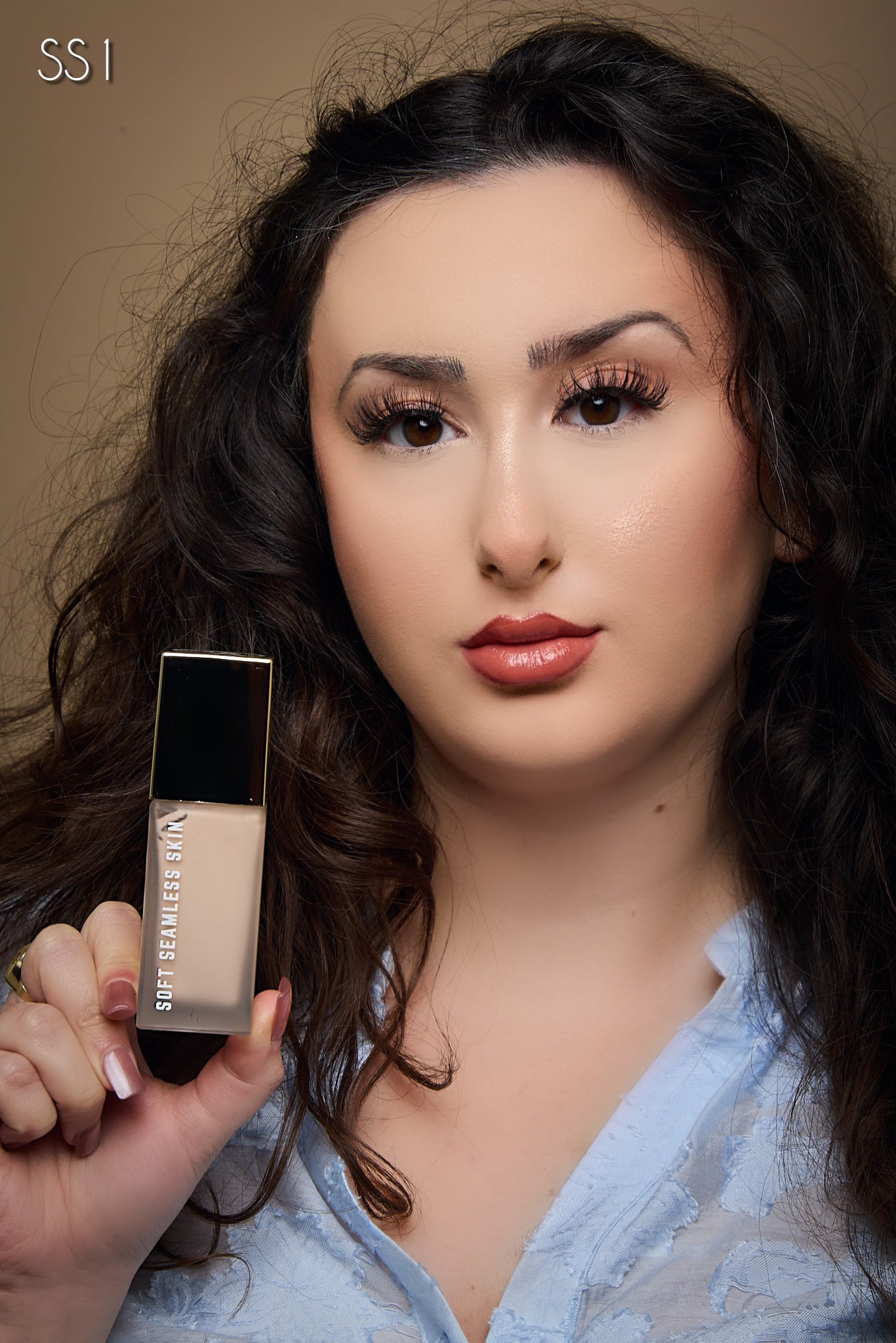 SOFT SEAMLESS SKIN FOUNDATION