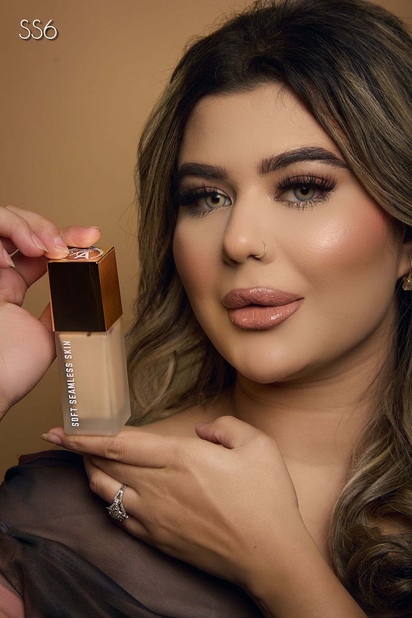 SOFT SEAMLESS SKIN FOUNDATION