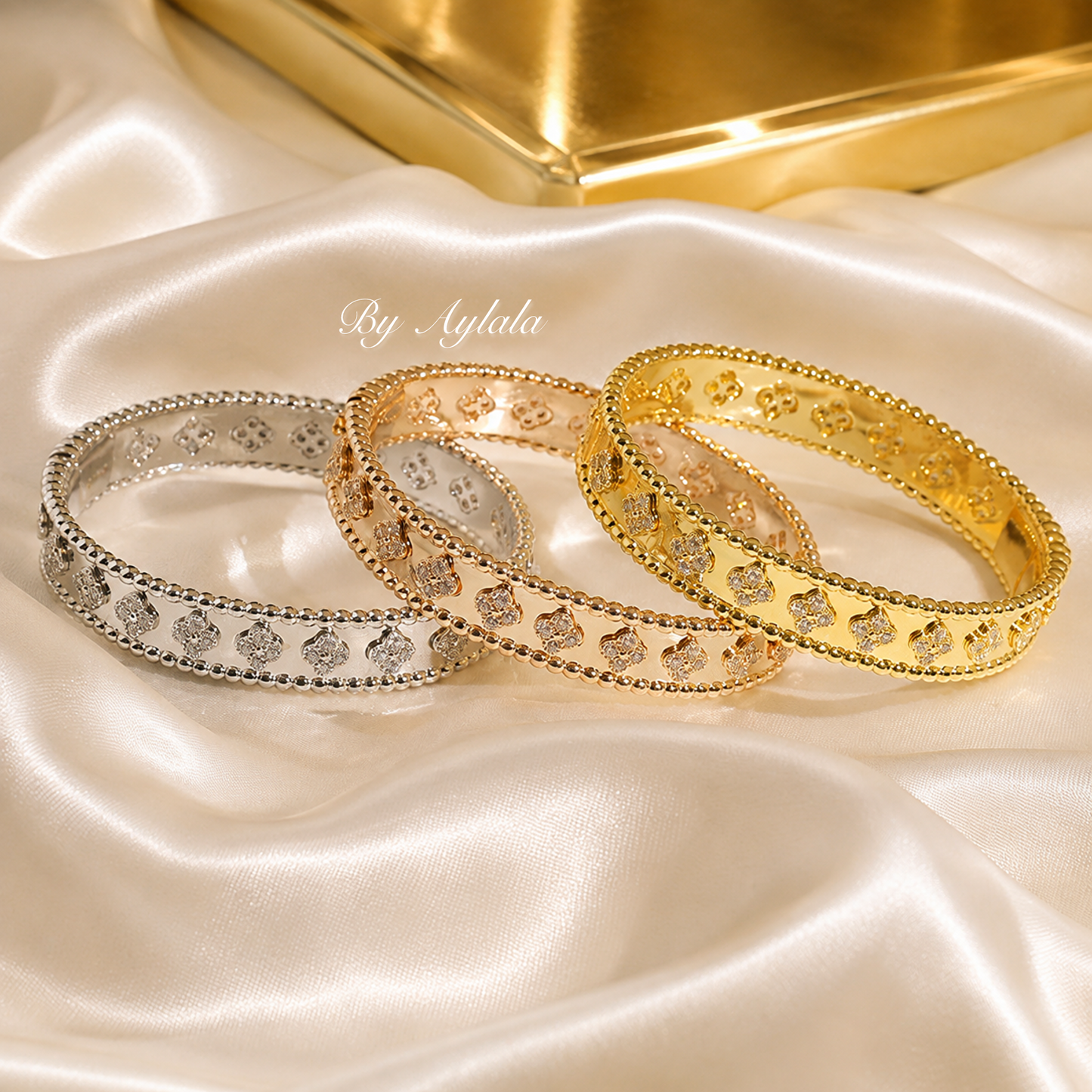 *PRE-ORDER* Pearled Diamond Clover Bangle
